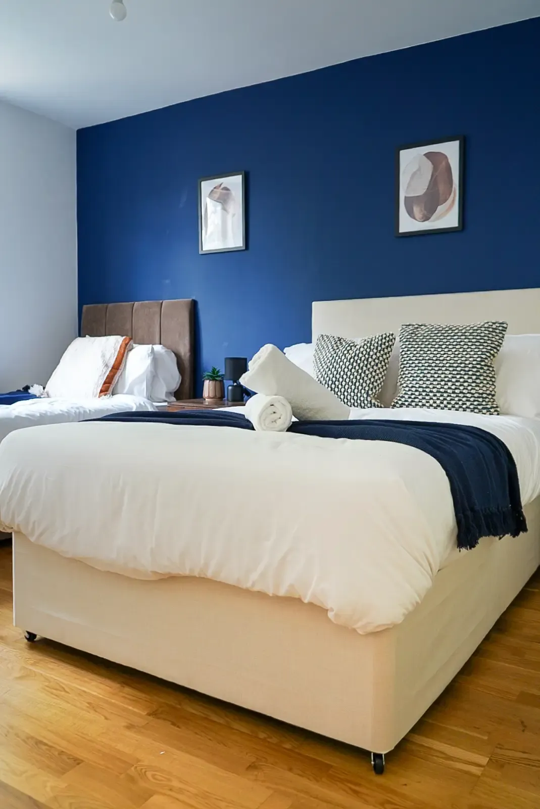 Executive 4-BR Residence with Private Parking – Putney Heath, London in 4 Divis Way, SW15 5DG - Property image 17 - VivreStays