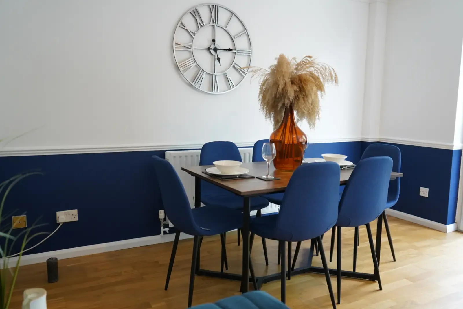 Executive 4-BR Residence with Private Parking – Putney Heath, London in 4 Divis Way, SW15 5DG - Property image 23 - VivreStays
