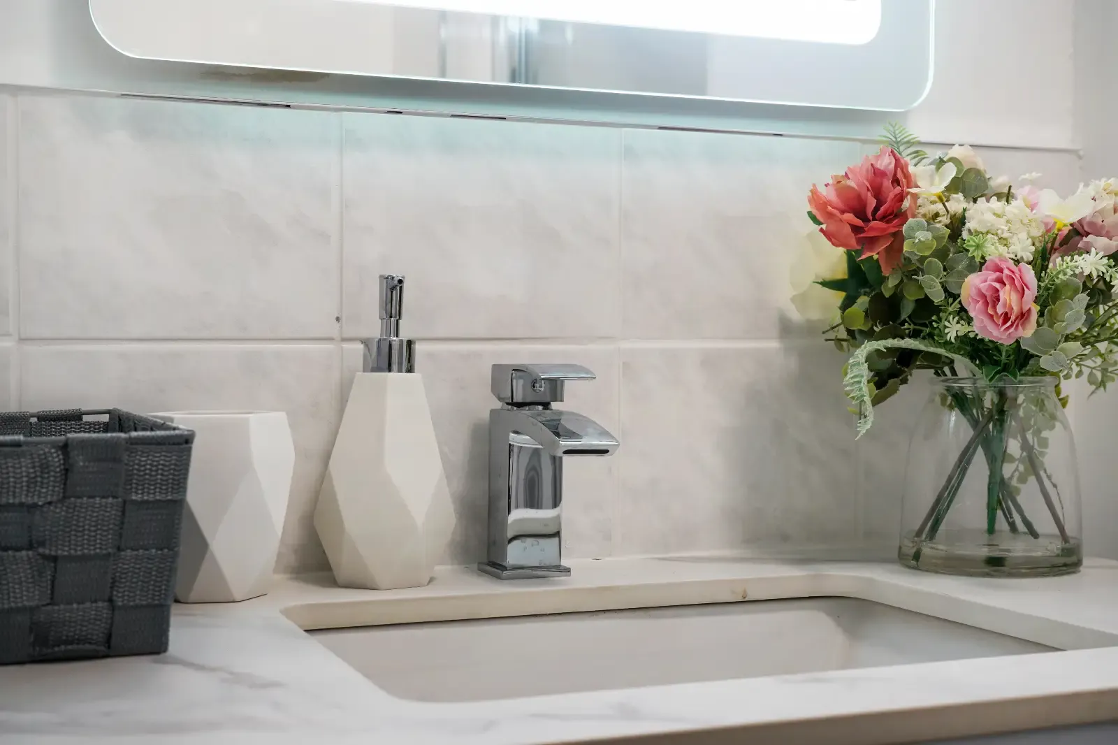 Premium 2-BR Executive Garden Flat – Brixton & Tulse Hill, London in 48 Athlone Road, SW2 2DR - Property image 7 - VivreStays