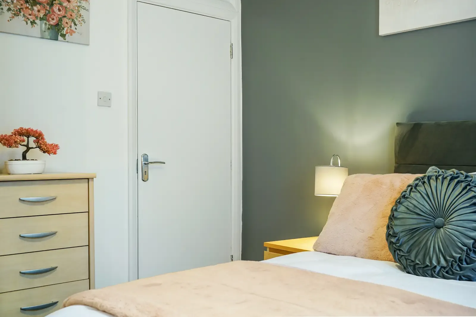 Premium 2-BR Executive Garden Flat – Brixton & Tulse Hill, London in 48 Athlone Road, SW2 2DR - Property image 9 - VivreStays