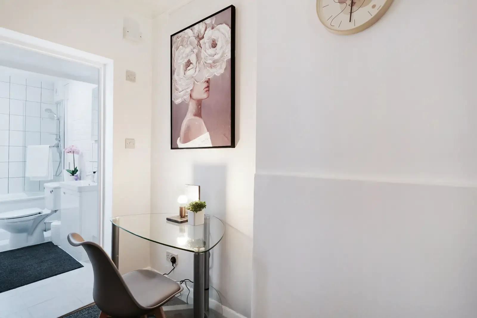 Premium 2-BR Executive Garden Flat – Brixton & Tulse Hill, London in 48 Athlone Road, SW2 2DR - Property image 15 - VivreStays
