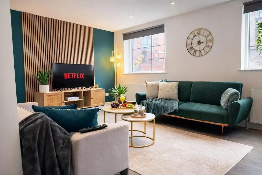 2 Bed 2 Bath Birmingham City Centre Apartment with secure Parking in B16 8AE, Birmingham, West Midlands, England, United Kingdom - Property image 9 - VivreStays
