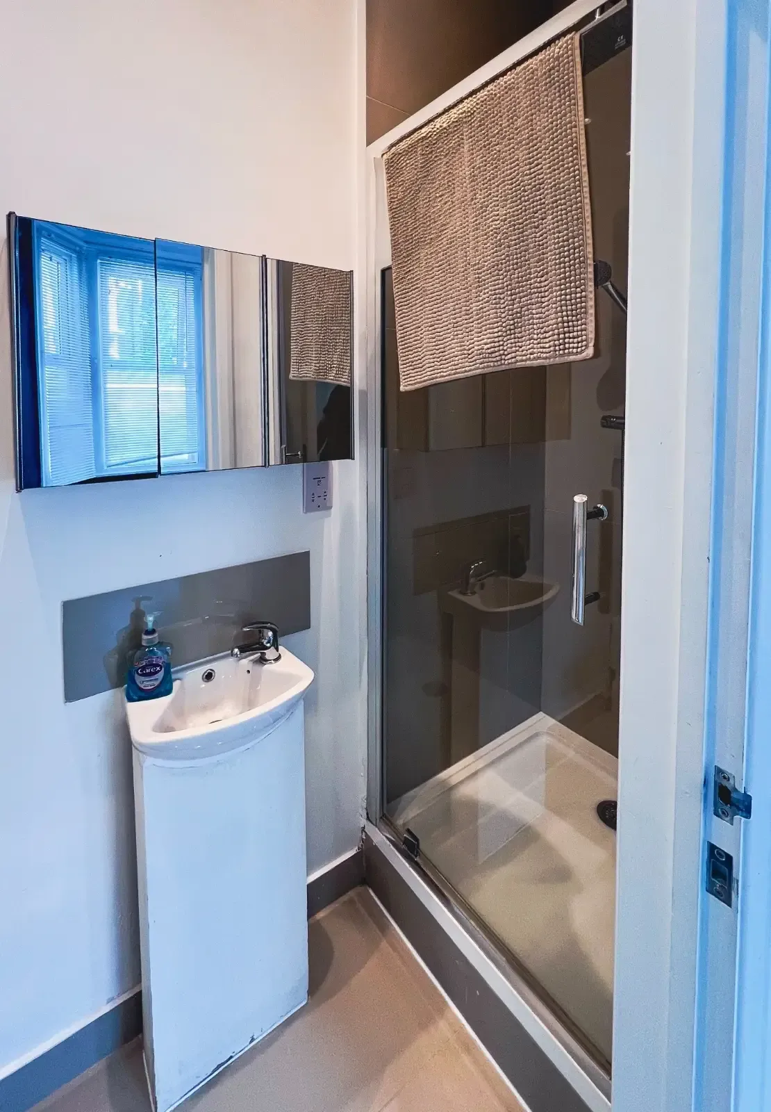 Premium 3-BR Ground-Floor Garden Flat – Queen's Park, London in 211 Ashmore Road, W9 3DB - Property image 7 - VivreStays