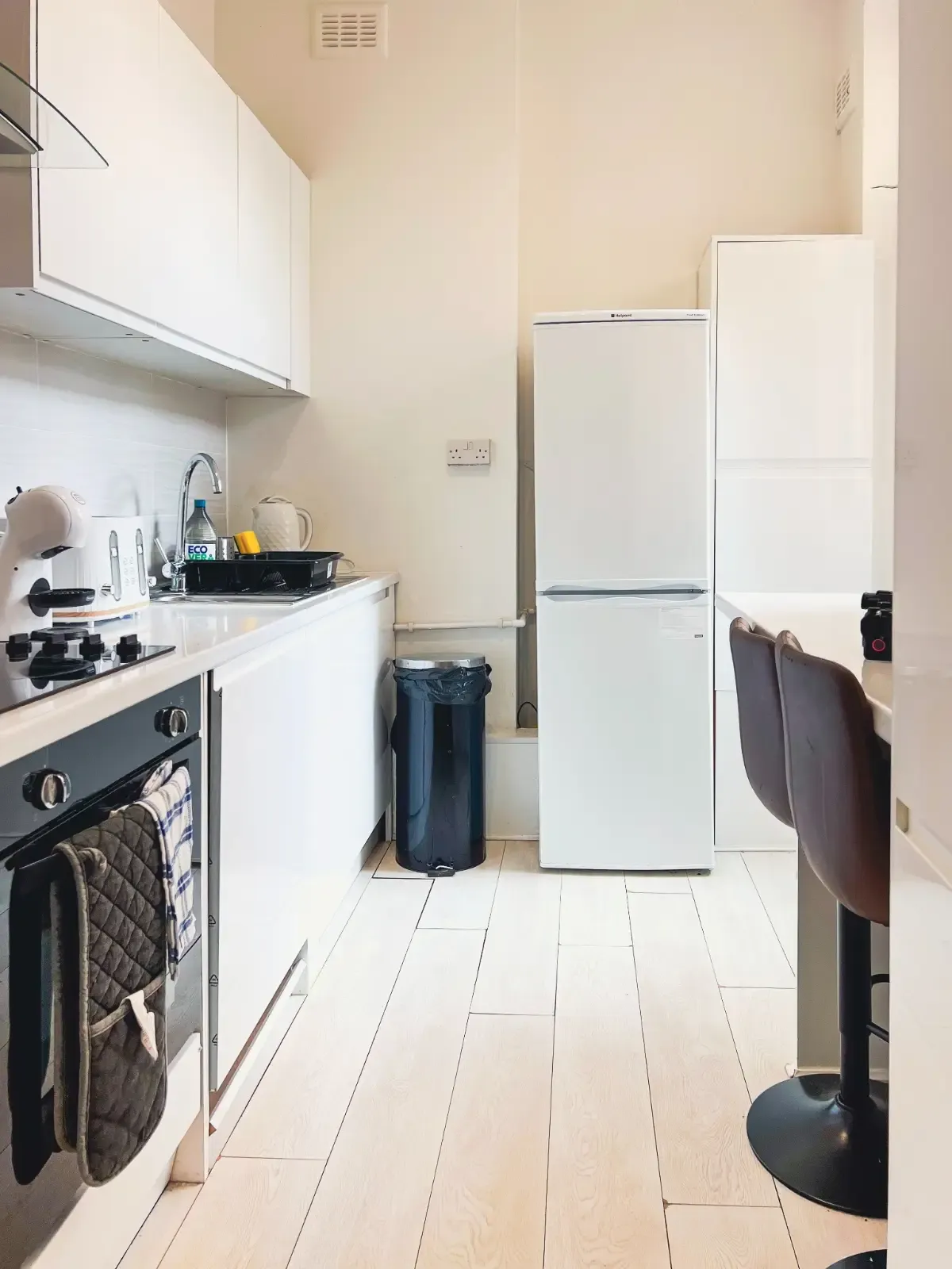 Premium 3-BR Ground-Floor Garden Flat – Queen's Park, London in 211 Ashmore Road, W9 3DB - Property image 9 - VivreStays