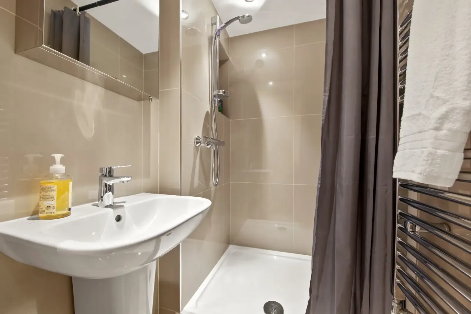 Professionally Managed 2-Bedroom Apartment | Camden, London in 168a Eversholt Street, NW1 1BL - Property image 4 - VivreStays