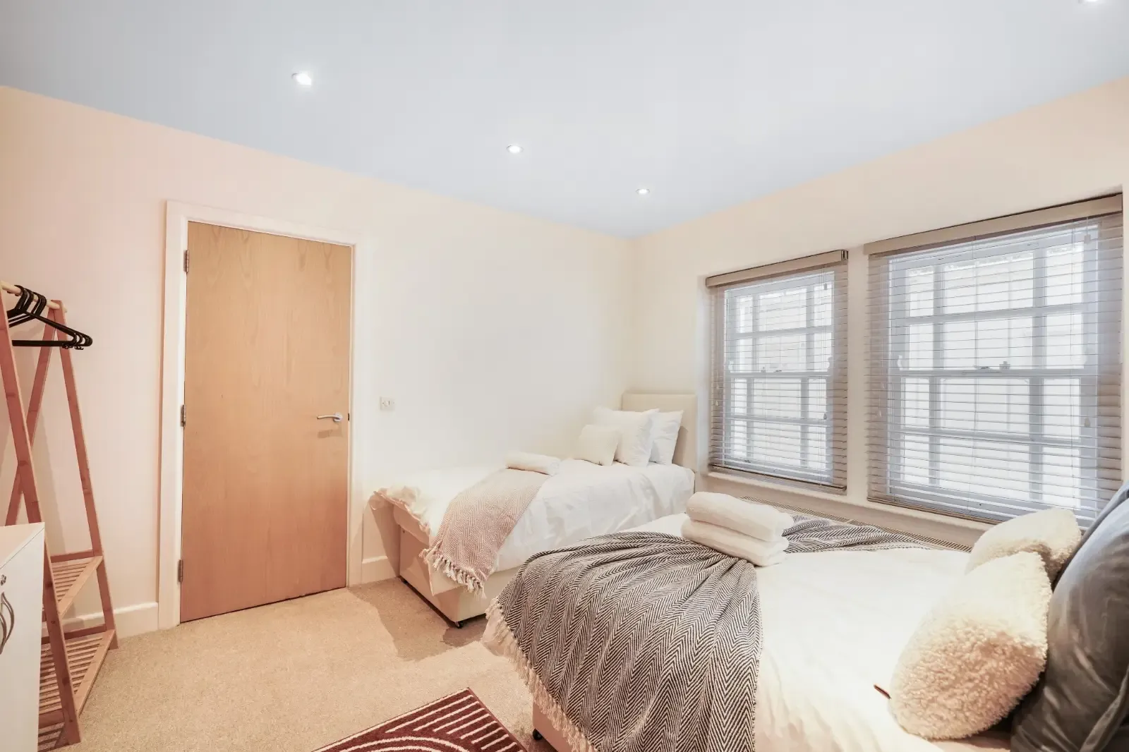 Professionally Managed 2-Bedroom Apartment | Central London in 72-74 Bridport Place, Hackney, London, N1 5DS, United Kingdom - Property image 6 - VivreStays