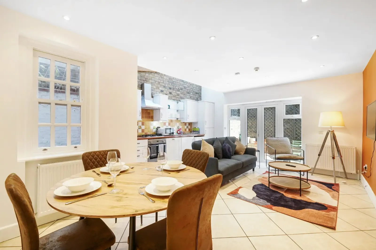 Professionally Managed 2-Bedroom Apartment | Central London in 72-74 Bridport Place, Hackney, London, N1 5DS, United Kingdom - Property image 10 - VivreStays