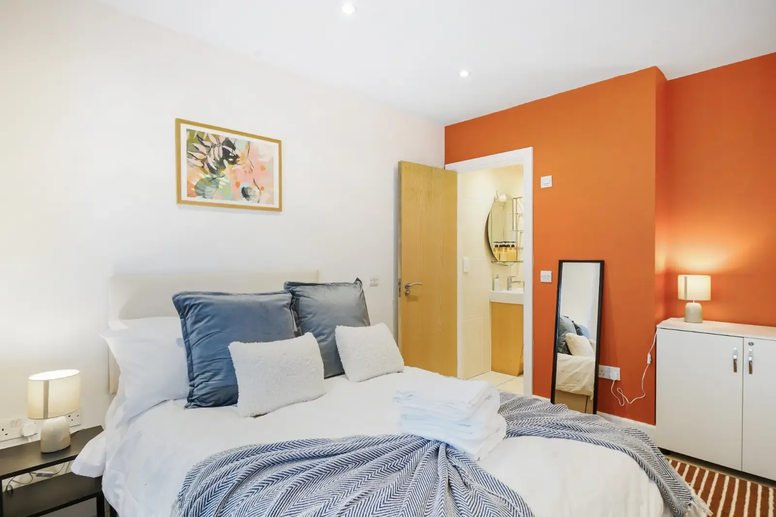 Professionally Managed 2-Bedroom Apartment | Central London serviced apartment - London - VivreStays