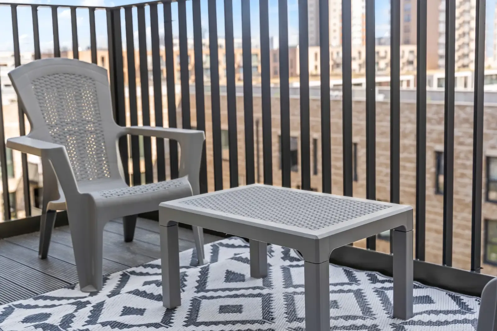 Modern 1-Bedroom Apartment | Pontoon Dock | Corporate & Relocation Stays in 2 Bramwell Way, London Borough of Newham, London, E16 2GQ, United Kingdom - Property image 3 - VivreStays