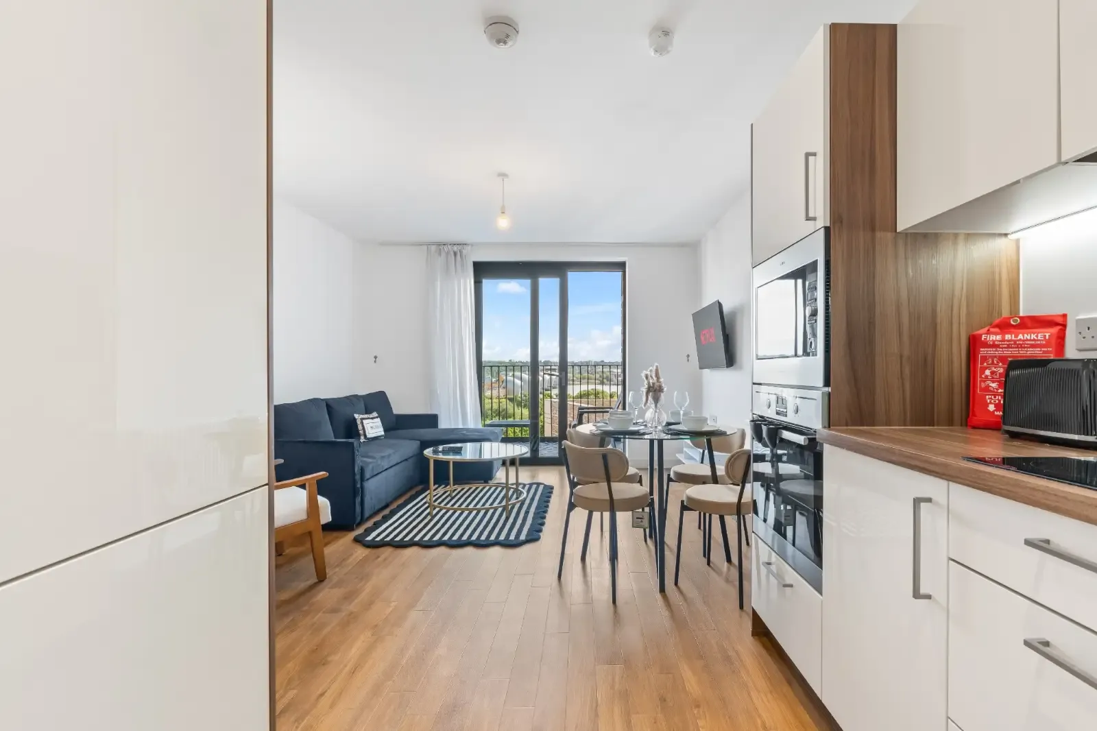 Modern 1-Bedroom Apartment | Pontoon Dock | Corporate & Relocation Stays in 2 Bramwell Way, London Borough of Newham, London, E16 2GQ, United Kingdom - Property image 10 - VivreStays