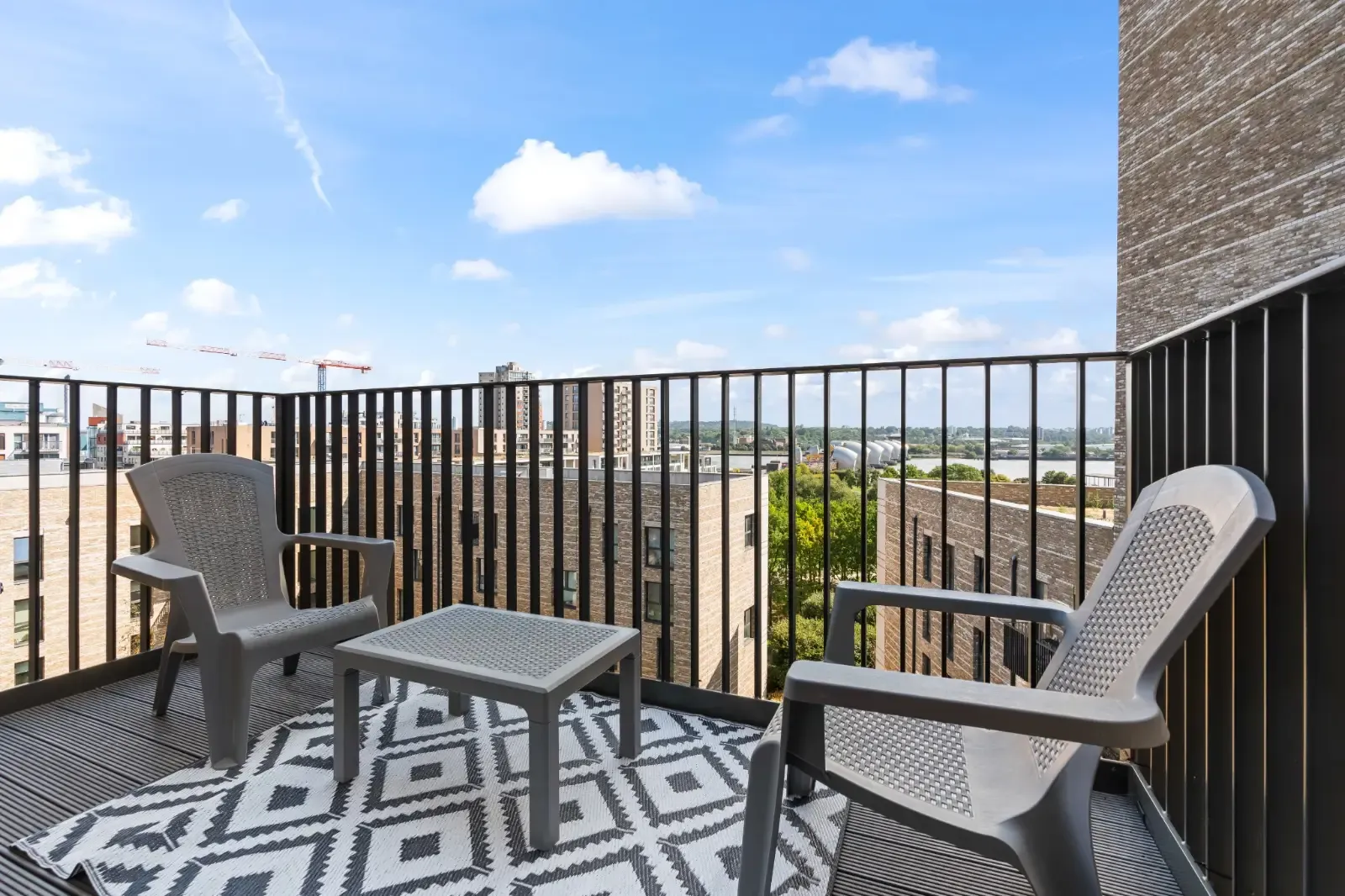 Modern 1-Bedroom Apartment | Pontoon Dock | Corporate & Relocation Stays in 2 Bramwell Way, London Borough of Newham, London, E16 2GQ, United Kingdom - Property image 11 - VivreStays
