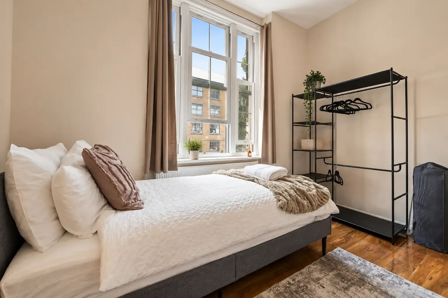 Spacious 2-Bedroom Apartment | London Bridge | Relocation Stays in SE1 2XL - Property image 3 - VivreStays