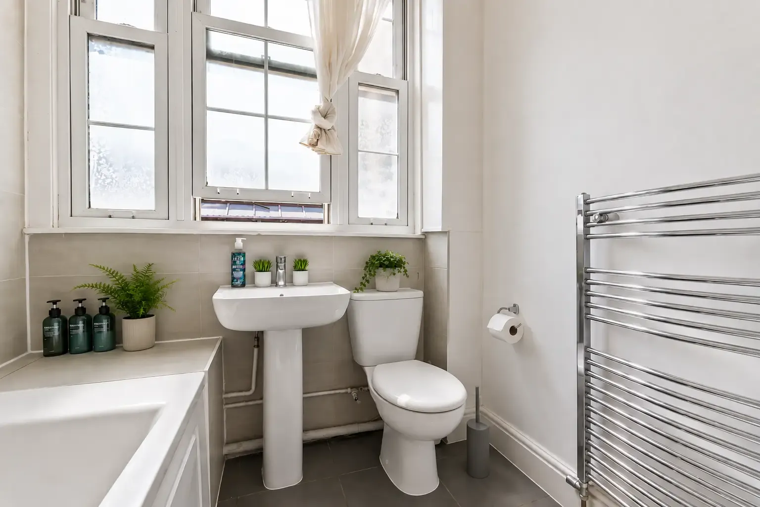 Spacious 2-Bedroom Apartment | London Bridge | Relocation Stays in SE1 2XL - Property image 10 - VivreStays