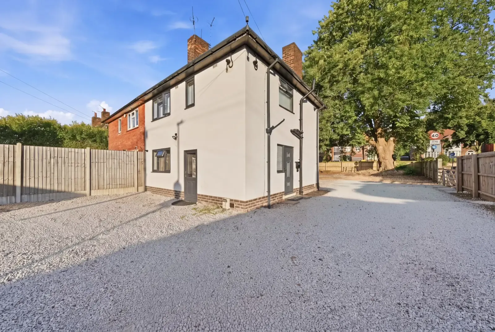 View Spacious 3 Double Bedroom Fully Equipped Home. Sherwood, Nottingham. in 262 Valley Road, Nottingham, NG5 1HQ, United Kingdom Spacious 3 Double Bedroom Fully Equipped Home. Sherwood, Nottingham. in 262 Valley Road, Nottingham, NG5 1HQ, United Kingdom - Property image 16 - VivreStays