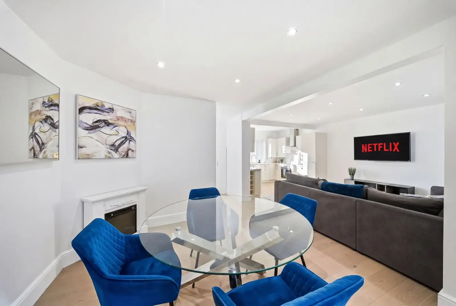 View Spacious 3 Double Bedroom Fully Equipped Home. Sherwood, Nottingham. in 262 Valley Road, Nottingham, NG5 1HQ, United Kingdom Spacious 3 Double Bedroom Fully Equipped Home. Sherwood, Nottingham. in 262 Valley Road, Nottingham, NG5 1HQ, United Kingdom - Property image 10 - VivreStays
