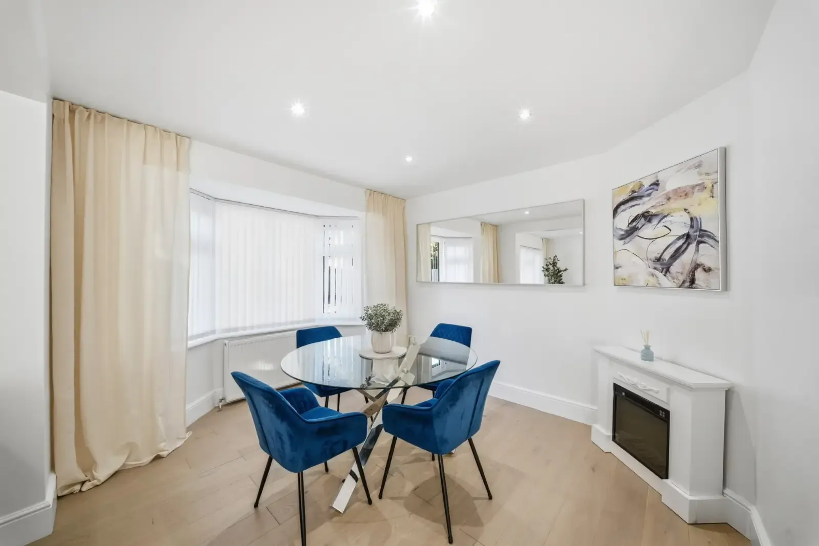 View Spacious 3 Double Bedroom Fully Equipped Home. Sherwood, Nottingham. in 262 Valley Road, Nottingham, NG5 1HQ, United Kingdom Spacious 3 Double Bedroom Fully Equipped Home. Sherwood, Nottingham. in 262 Valley Road, Nottingham, NG5 1HQ, United Kingdom - Property image 15 - VivreStays