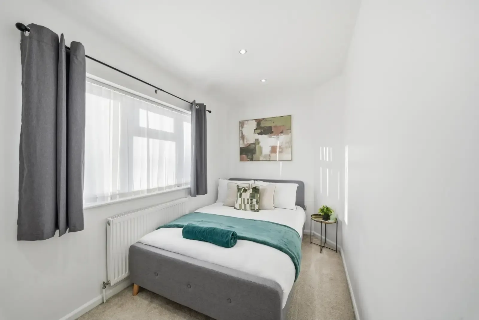View Spacious 3 Double Bedroom Fully Equipped Home. Sherwood, Nottingham. in 262 Valley Road, Nottingham, NG5 1HQ, United Kingdom Spacious 3 Double Bedroom Fully Equipped Home. Sherwood, Nottingham. in 262 Valley Road, Nottingham, NG5 1HQ, United Kingdom - Property image 3 - VivreStays