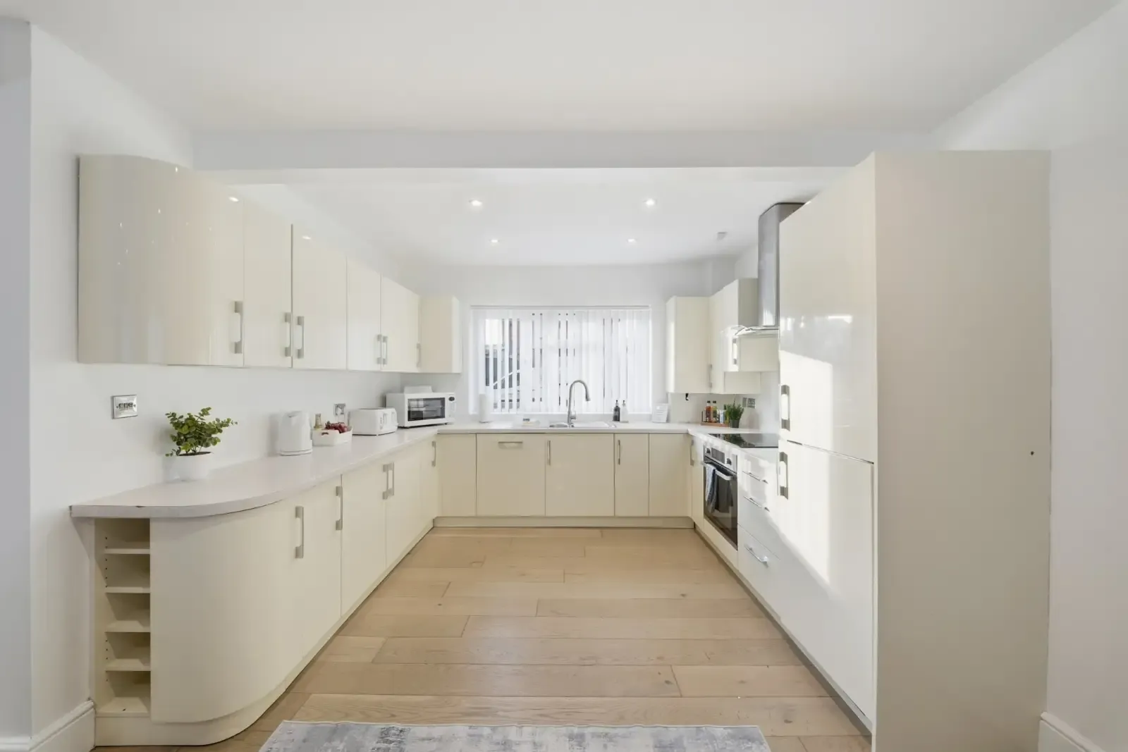 View Spacious 3 Double Bedroom Fully Equipped Home. Sherwood, Nottingham. in 262 Valley Road, Nottingham, NG5 1HQ, United Kingdom Spacious 3 Double Bedroom Fully Equipped Home. Sherwood, Nottingham. in 262 Valley Road, Nottingham, NG5 1HQ, United Kingdom - Property image 6 - VivreStays