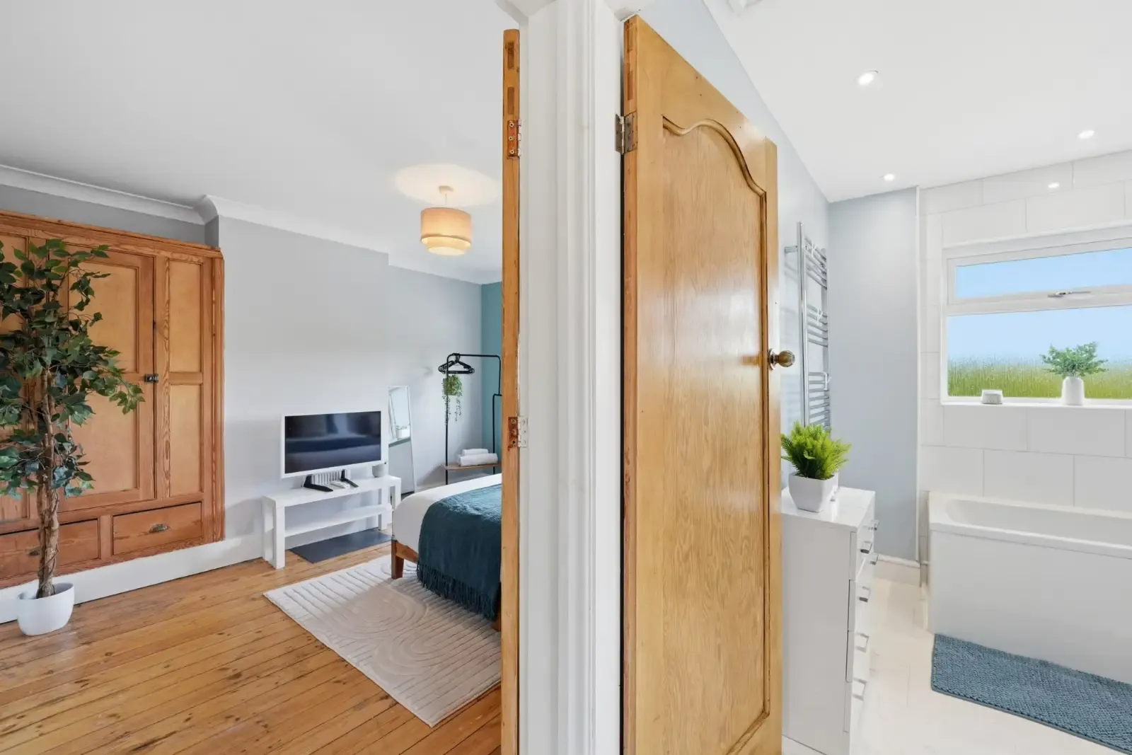 View Family Stays| Spacious 3BR | Parking in 40 Exton Road, Nottingham, NG5 1HB, United Kingdom Family Stays| Spacious 3BR | Parking in 40 Exton Road, Nottingham, NG5 1HB, United Kingdom - Property image 14 - VivreStays