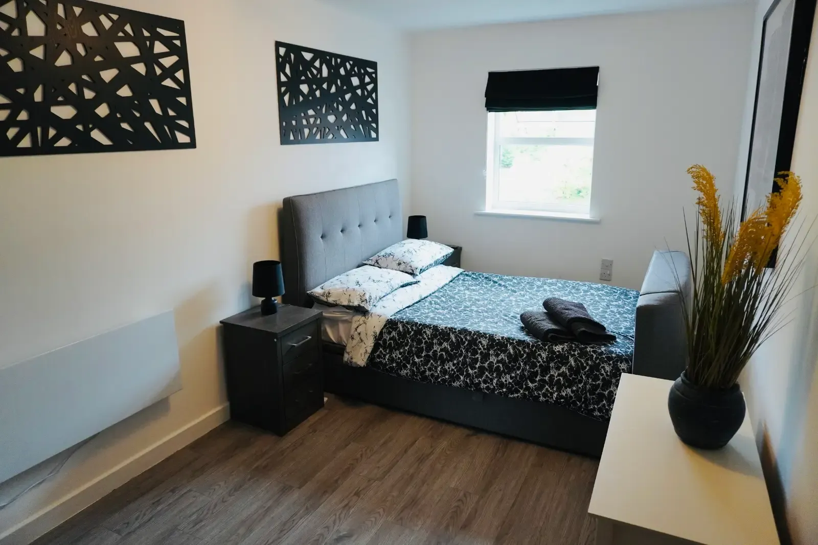 Comfortable 1 Bed Apartment | Haydock | Free Parking in 20 The Rides, WA11 0GQ - Property image 2 - VivreStays