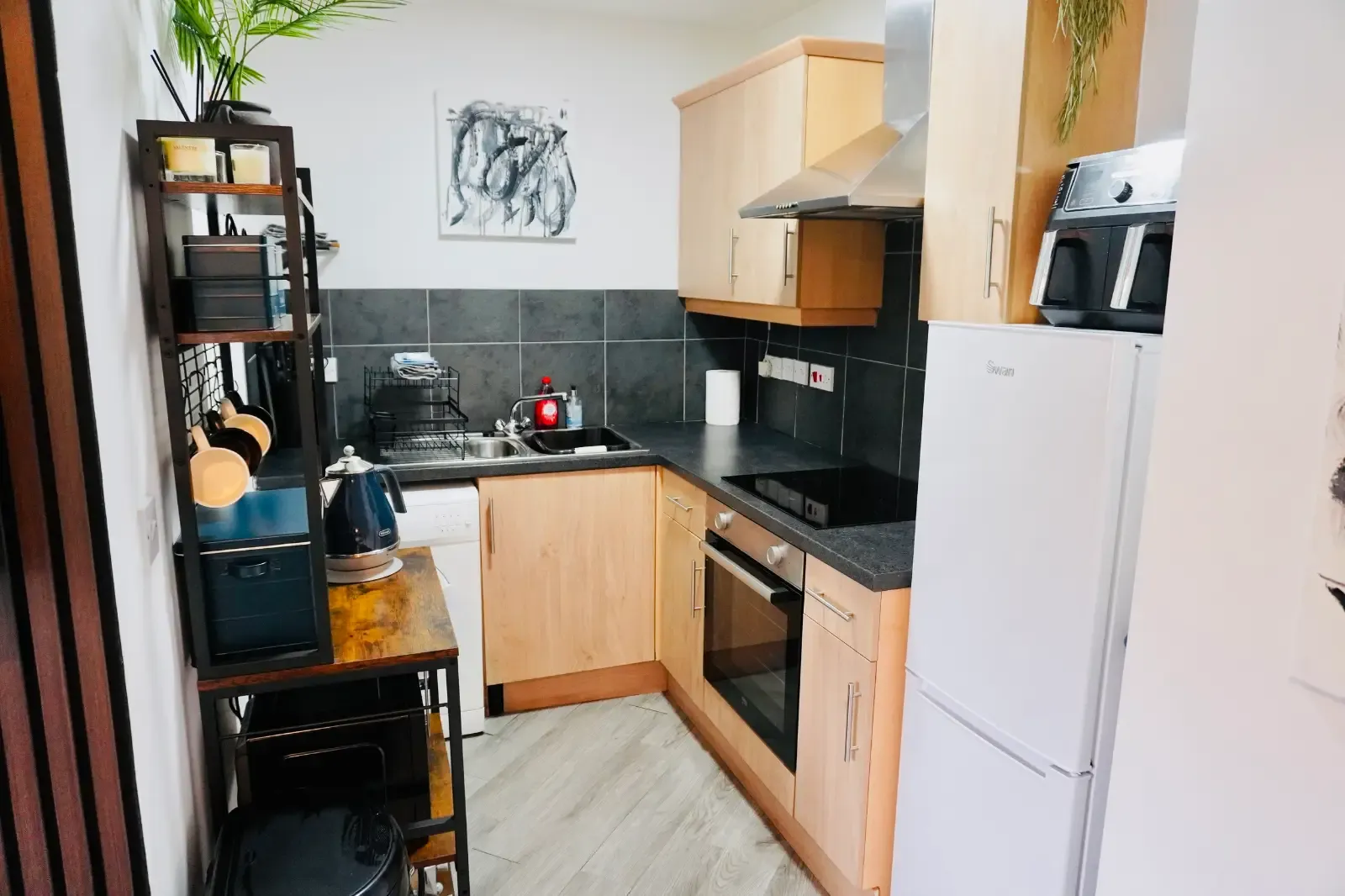 Comfortable 1 Bed Apartment | Haydock | Free Parking in 20 The Rides, WA11 0GQ - Property image 5 - VivreStays
