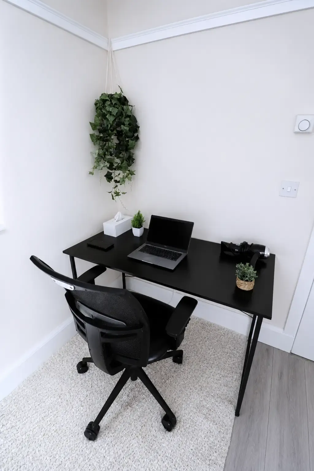 Modern City Stay Opposite Leicester Train Station | Sleeps 4 in 55a London Road, LE2 0PE - Property image 4 - VivreStays