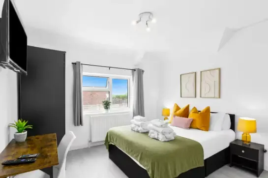 Brighton Spa House | Hot Tub & Sauna | Sleeps 10 in 59 Foxdown Road, Brighton, BN2 6TJ, United Kingdom - Property image 8 - VivreStays