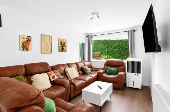 Brighton Spa House | Hot Tub & Sauna | Sleeps 10 in 59 Foxdown Road, Brighton, BN2 6TJ, United Kingdom - Property image 15 - VivreStays