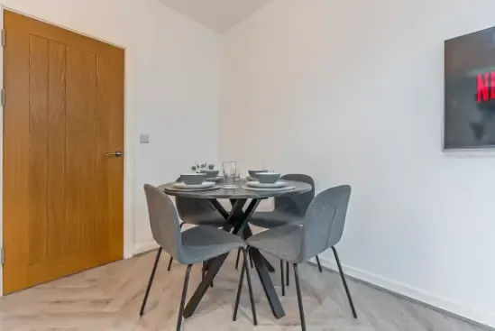 1 Bed Flat | Jewellery Quarter | Sleeps 2 in 63 Tenby Street North, Hockley, Birmingham, B1 3EG, United Kingdom - Property image 5 - VivreStays