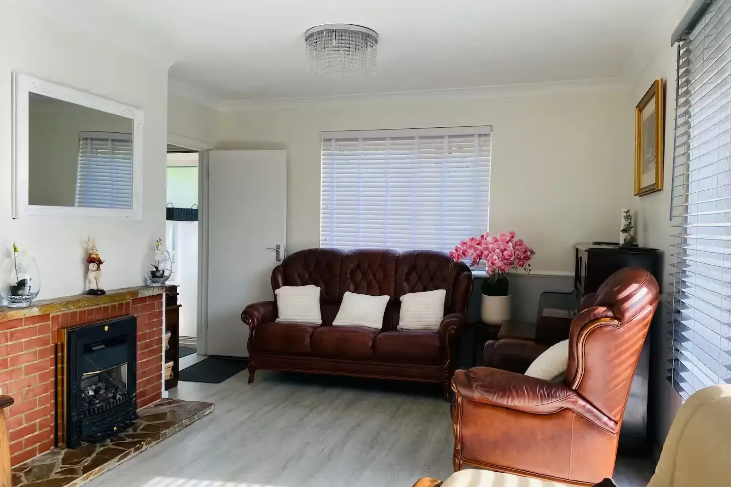 View Spacious 5 Bedroom Family Home with Parking | Isle of Wight in 18 Cadets Walk, PO32 6JP Spacious 5 Bedroom Family Home with Parking | Isle of Wight in 18 Cadets Walk, PO32 6JP - Property image 6 - VivreStays