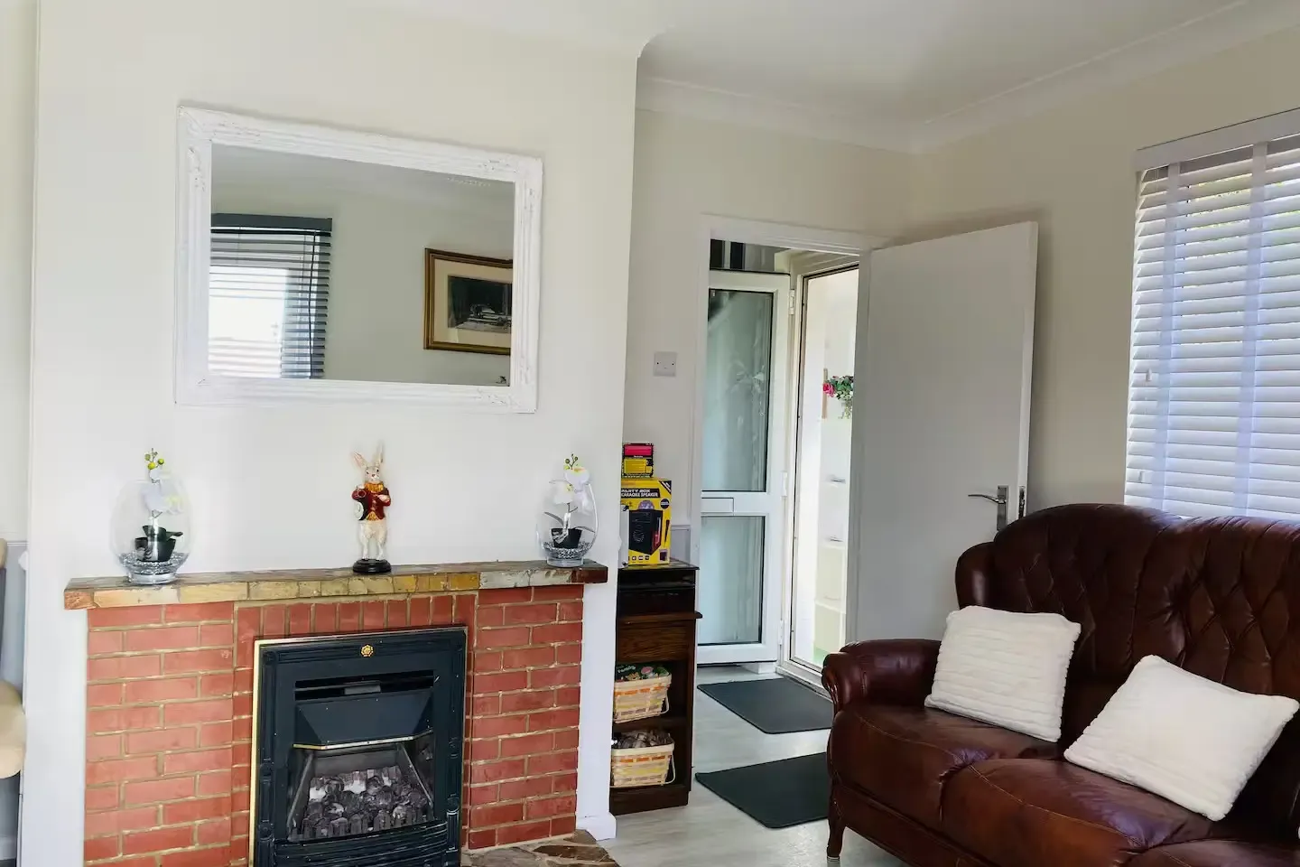 View Spacious 5 Bedroom Family Home with Parking | Isle of Wight in 18 Cadets Walk, PO32 6JP Spacious 5 Bedroom Family Home with Parking | Isle of Wight in 18 Cadets Walk, PO32 6JP - Property image 15 - VivreStays