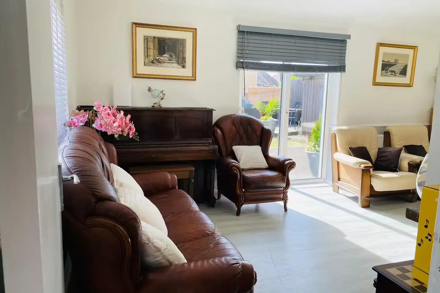 View Spacious 5 Bedroom Family Home with Parking | Isle of Wight in 18 Cadets Walk, PO32 6JP Spacious 5 Bedroom Family Home with Parking | Isle of Wight in 18 Cadets Walk, PO32 6JP - Property image 17 - VivreStays