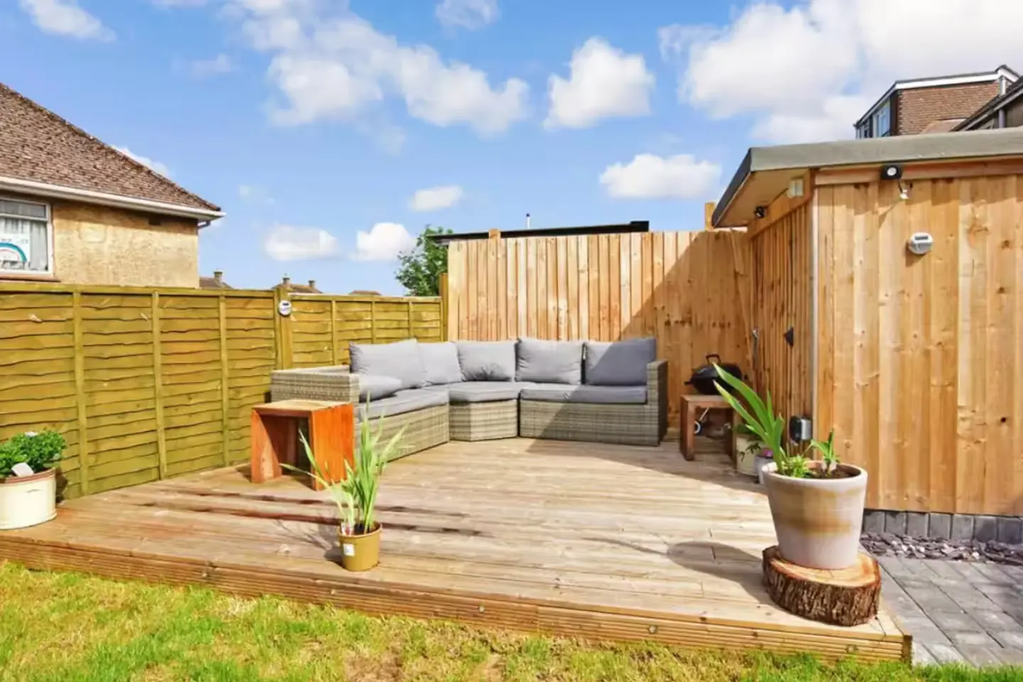 View Spacious 5 Bedroom Family Home with Parking | Isle of Wight in 18 Cadets Walk, PO32 6JP Spacious 5 Bedroom Family Home with Parking | Isle of Wight in 18 Cadets Walk, PO32 6JP - Property image 25 - VivreStays