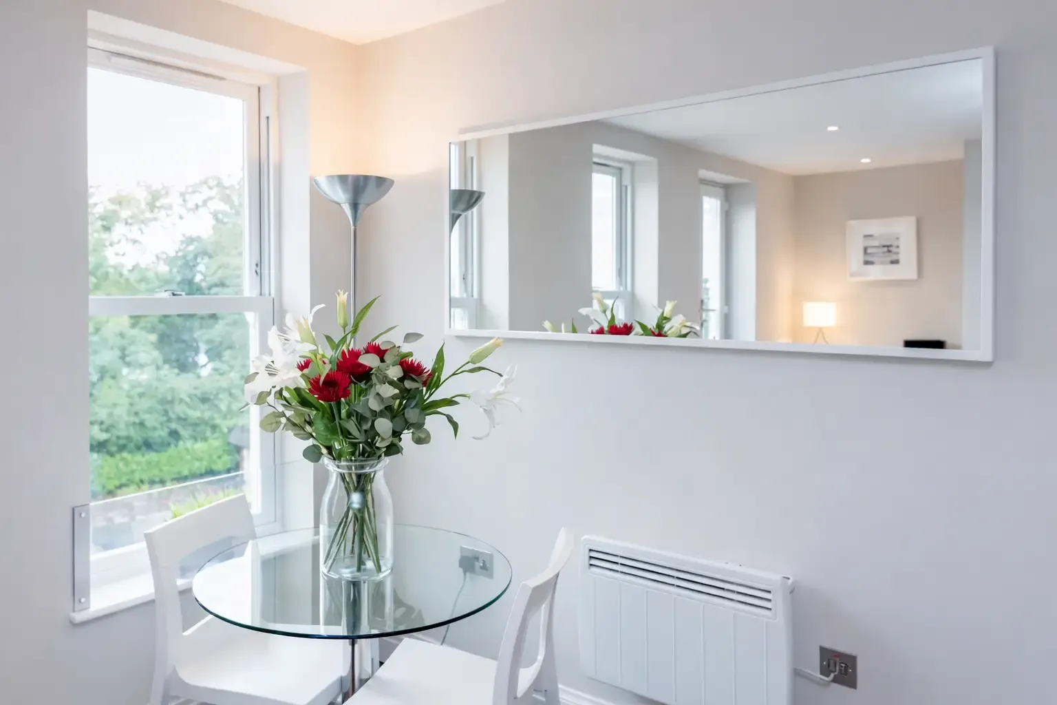 Trinity House - 2 Bed in RH2 - Property image 3 - VivreStays