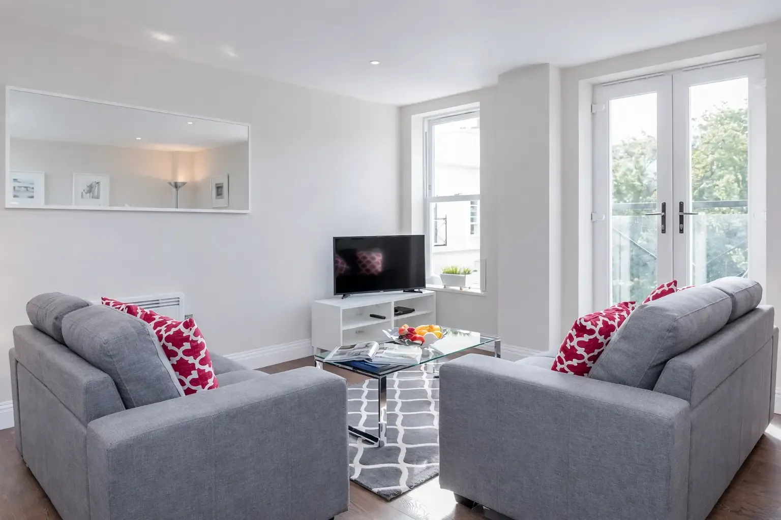 Trinity House - 2 Bed in RH2 - Property image 2 - VivreStays