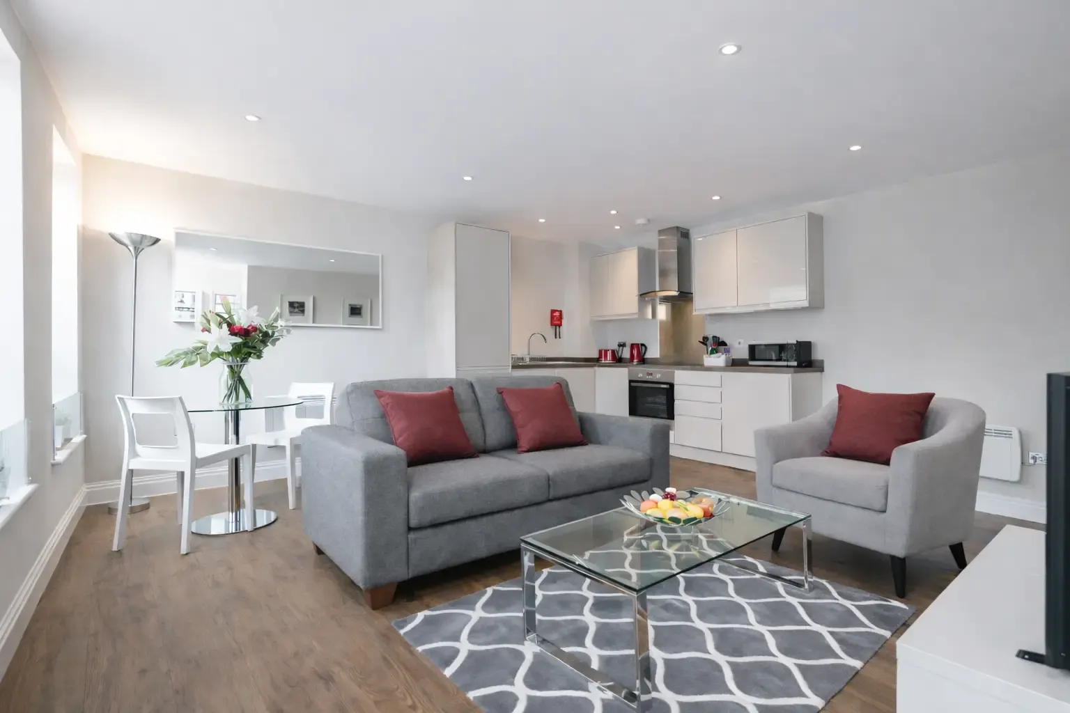 Trinity House - 2 Bed serviced apartment - Reigate - VivreStays