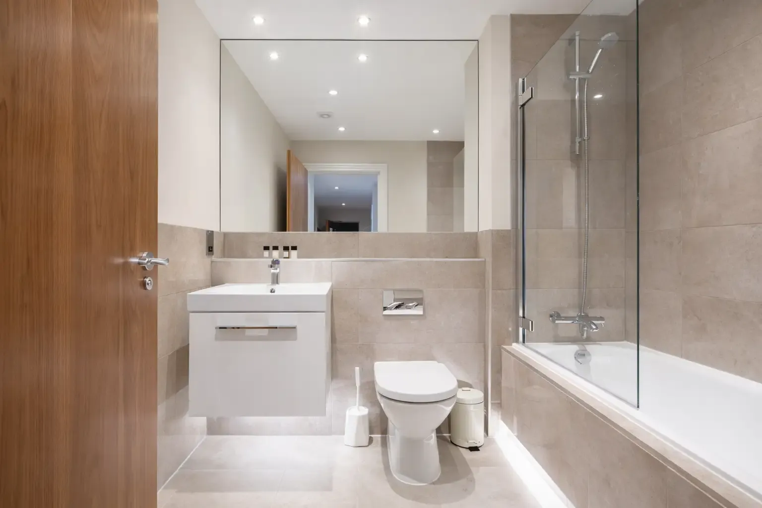 Trinity House - 2 Bed in RH2 - Property image 6 - VivreStays