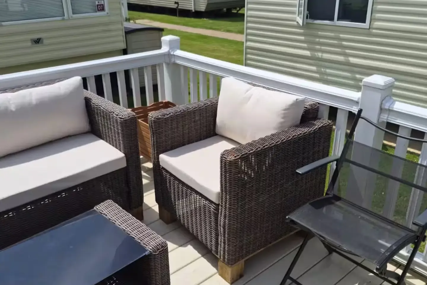 Cozy 2 Bedroom Place | Free Parking | Pet Friendly in PO36 9PS - Property image 4 - VivreStays
