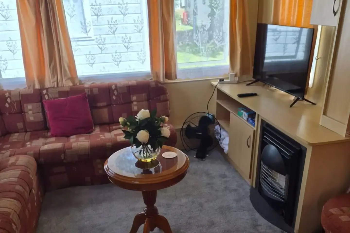 Cozy 2 Bedroom Place | Free Parking | Pet Friendly in PO36 9PS - Property image 10 - VivreStays