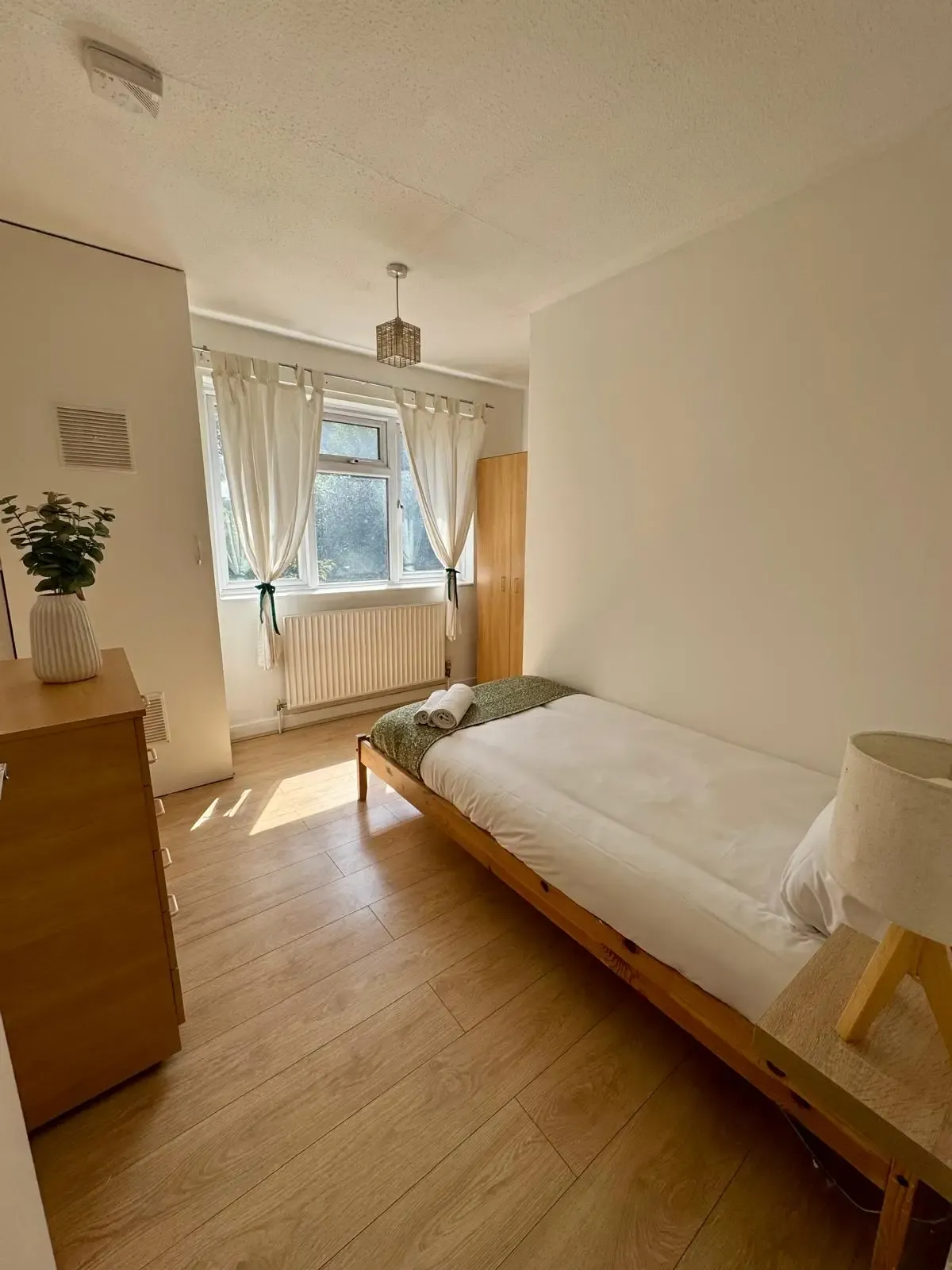 Family Home Greenwich in 43 Christchurch Way, SE10 0AB - Property image 2 - VivreStays