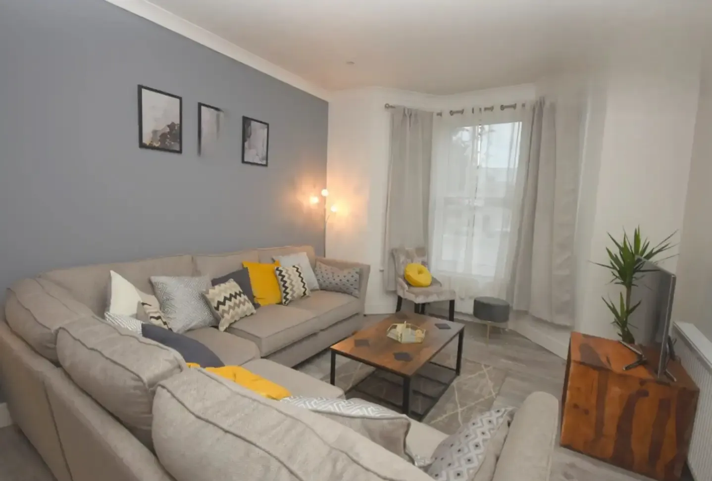 Greenwich family home in 18 Farmdale Road, Greenwich, London, SE10 0LS, United Kingdom - Property image 2 - VivreStays