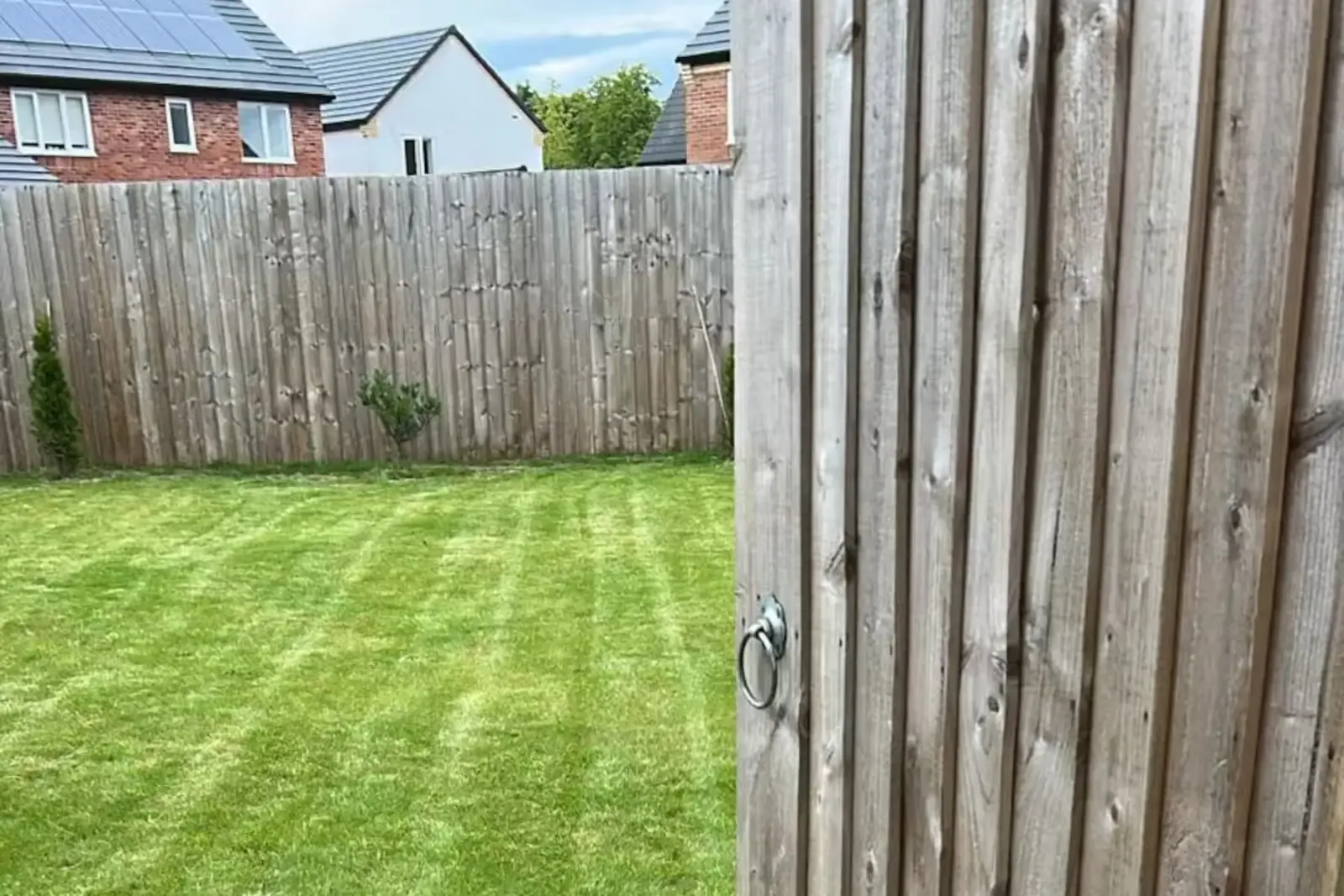 Spacious 4 Bedroom Home with Free Street Parking | Preston in 39 Juniper Drive, Cottam, Preston, PR4 0EE, United Kingdom - Property image 15 - VivreStays