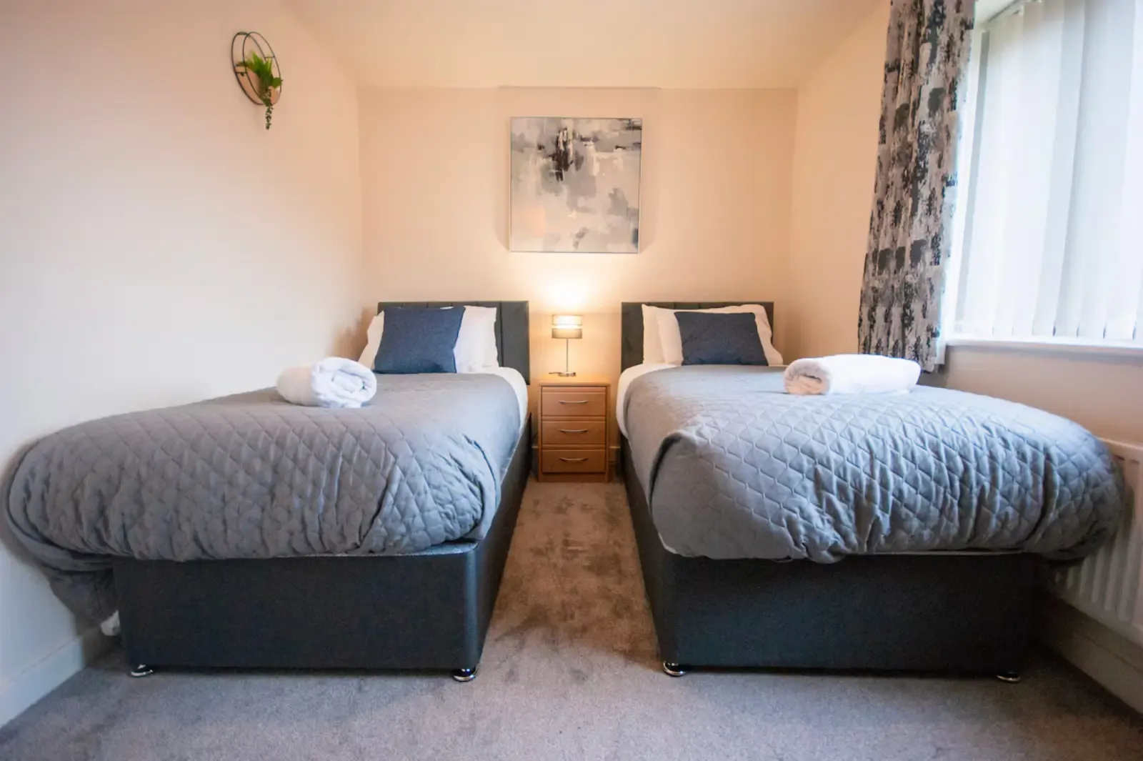 Cozy 3 Bedroom Home | Pet Friendly | Free Street Parking in 18 Bramscote Walk, CV2 1JY - Property image 9 - VivreStays