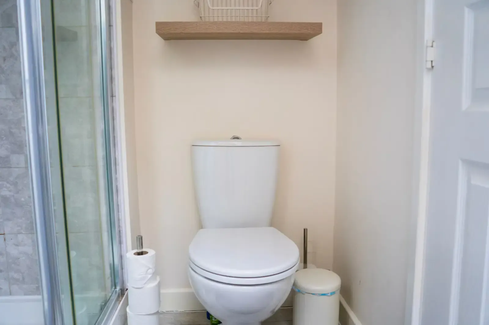 Cozy 3 Bedroom Home | Pet Friendly | Free Street Parking in 18 Bramscote Walk, CV2 1JY - Property image 13 - VivreStays