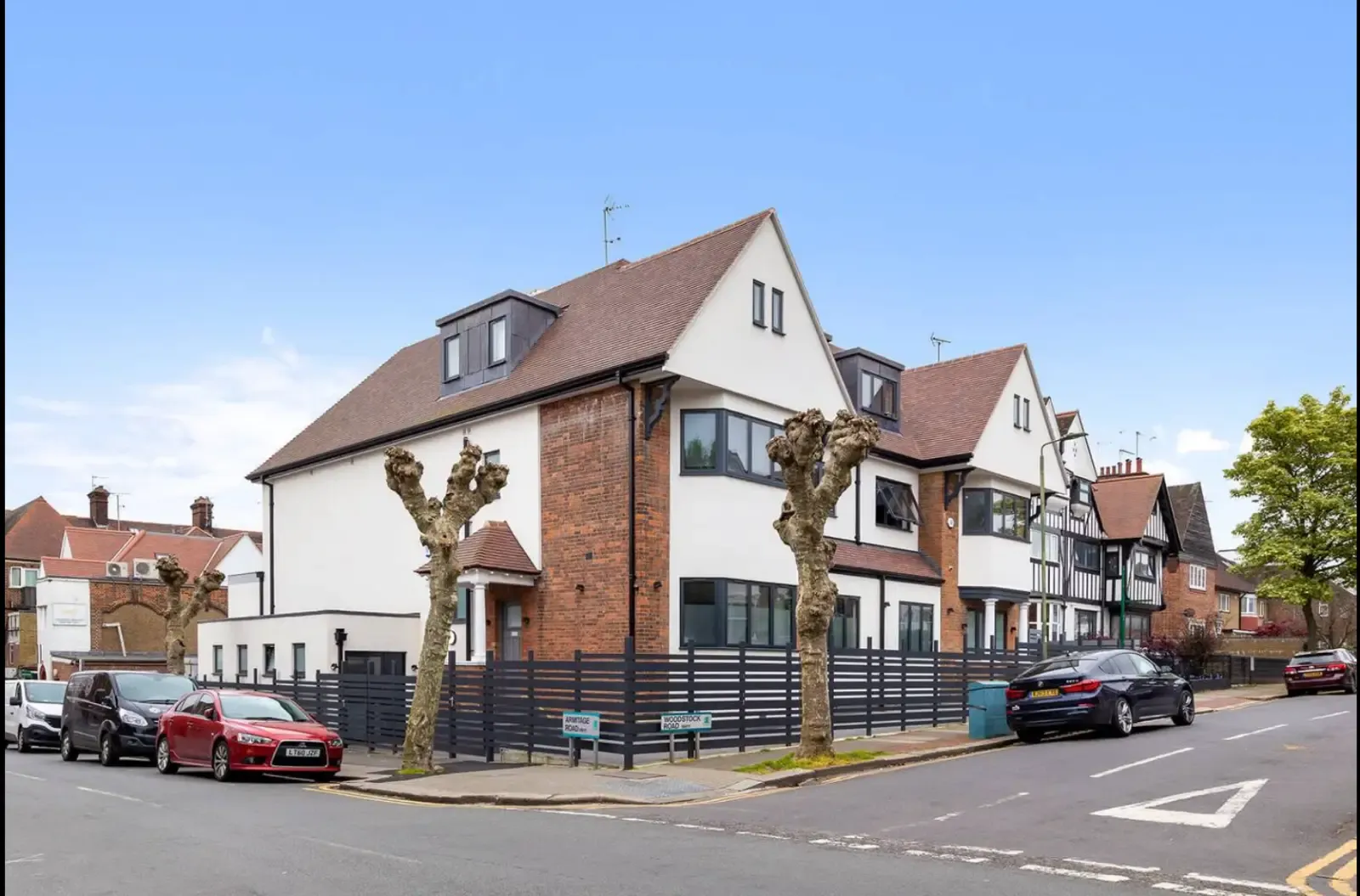 1A Woodstock by Mia Partners in 48 Woodstock Road, NW11 8ER - Property image 7 - VivreStays