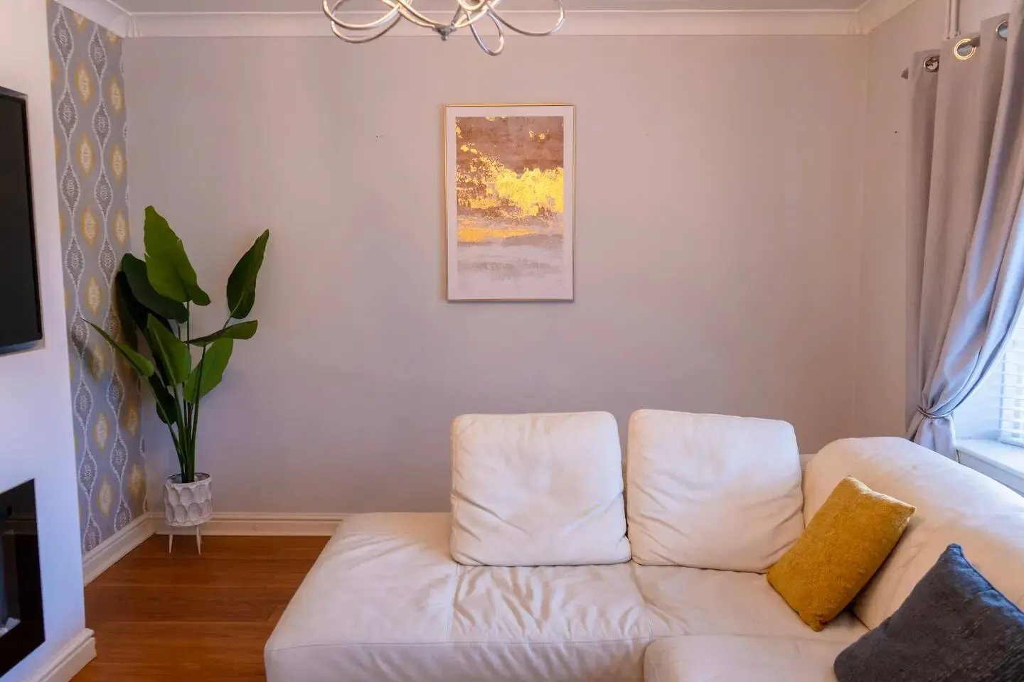 Cozy 4 Bedroom Home | Pet Friendly | Free Parking in 9 Drake Road, WS3 3LR - Property image 14 - VivreStays