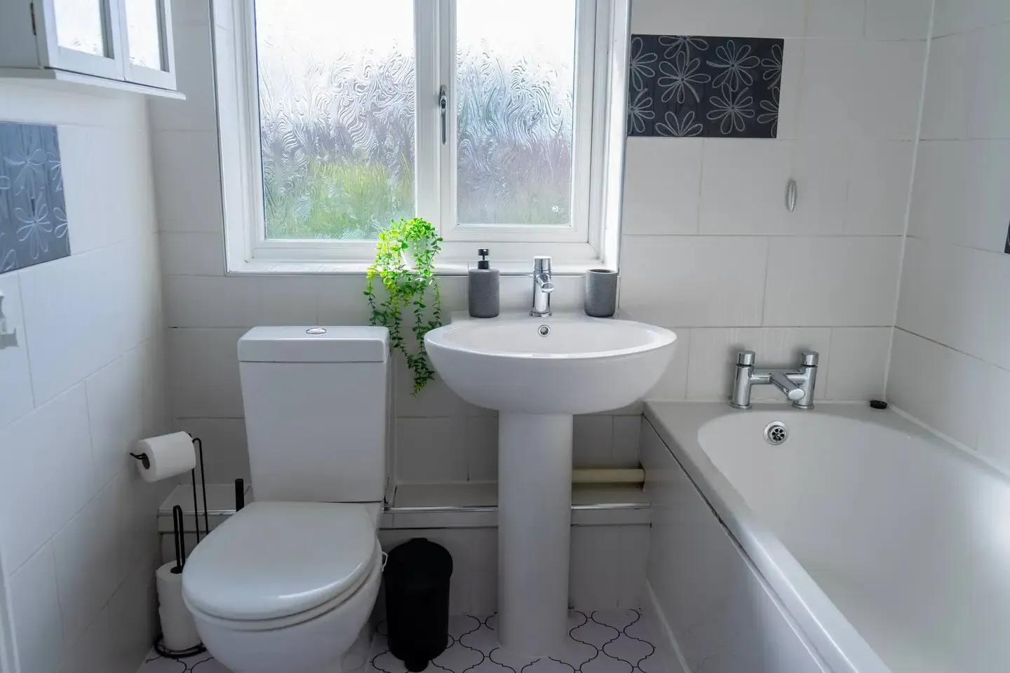 Cozy 4 Bedroom Home | Pet Friendly | Free Parking in 9 Drake Road, WS3 3LR - Property image 20 - VivreStays
