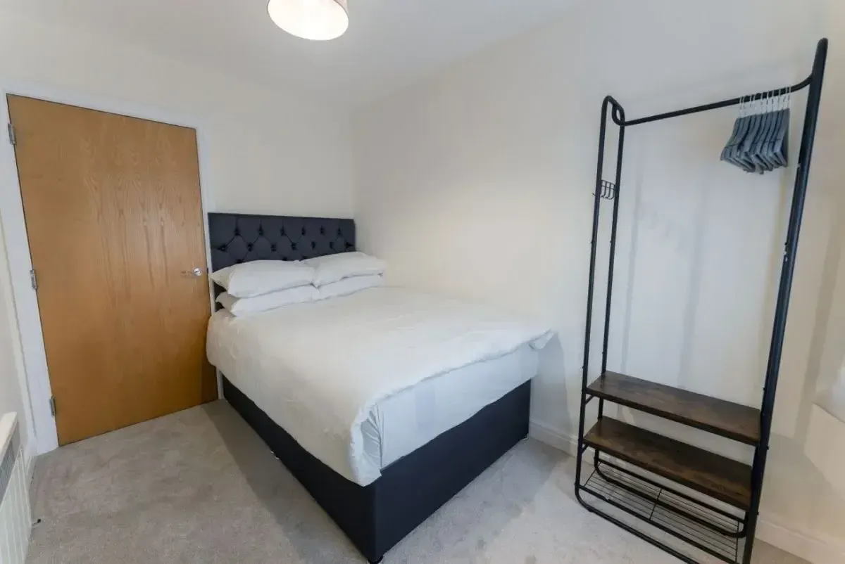 Test-D Birmingham Edgbaston Garden Apartment in B3 3AX, Birmingham, West Midlands, England, UK - Property image 2 - VivreStays