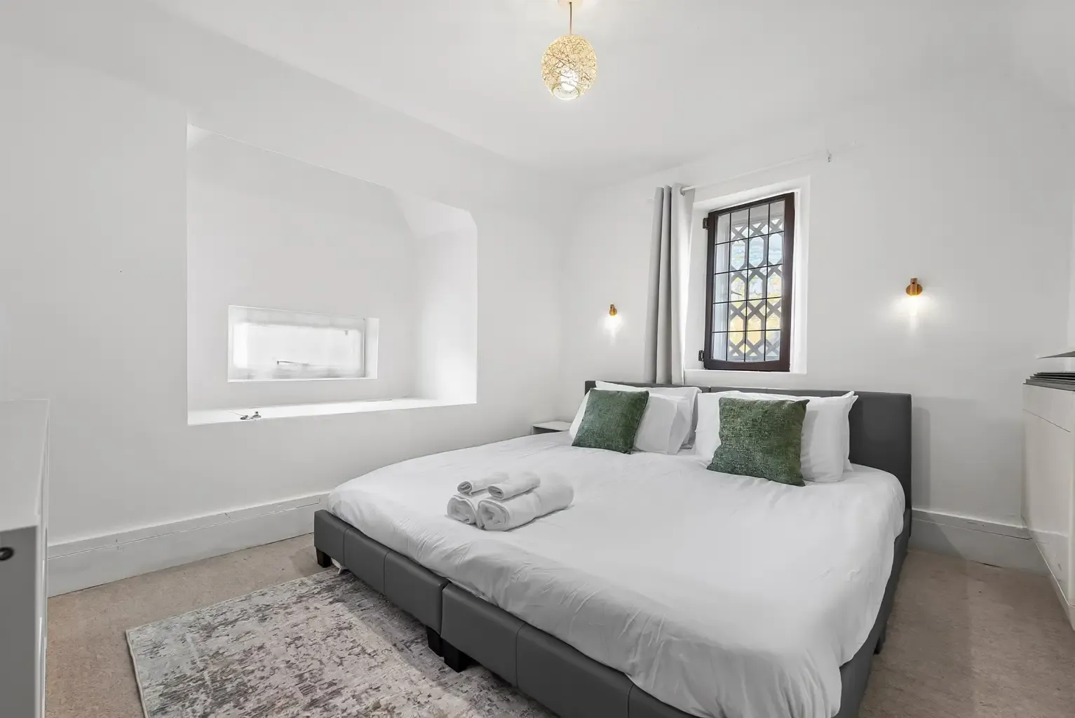 Bromham Road in 122 Bromham Road, Bromham, Bedford, MK40 4AH, United Kingdom - Property image 11 - VivreStays
