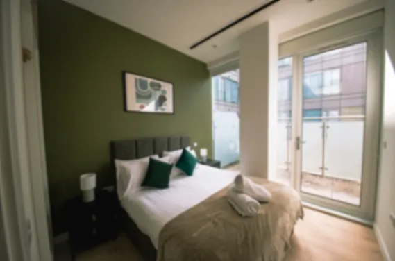Spacious 2BR Flat | Balcony, Gym & CoWorking Space in TW8 9GU - Property image 3 - VivreStays